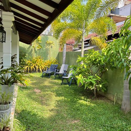 Shenys Beach Villa Negombo Exterior photo